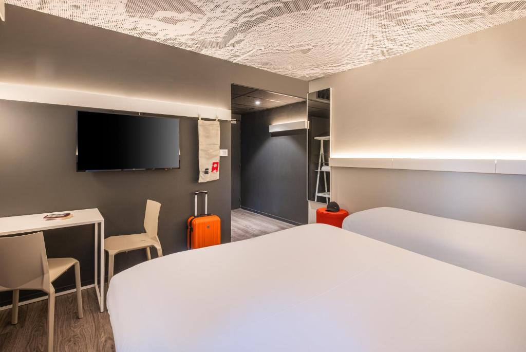 ibis Nantes Treillières - Chambre Standard Avec 1 Lit Double Et 1 Lit Simple