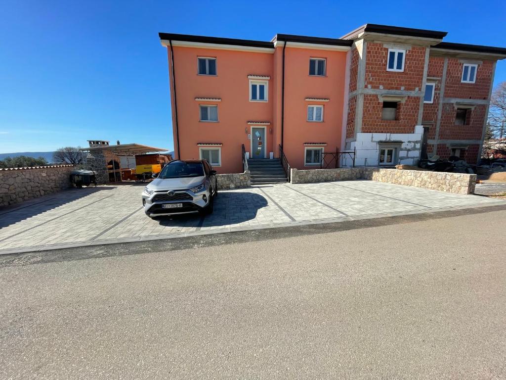 Budynek, w którym mieści się apartament