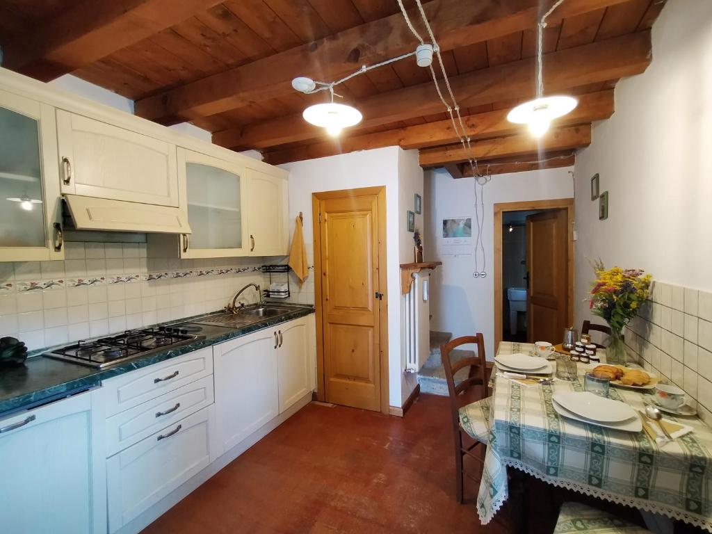 Kuchyň nebo kuchyňský kout v ubytování Baita Gran Monte