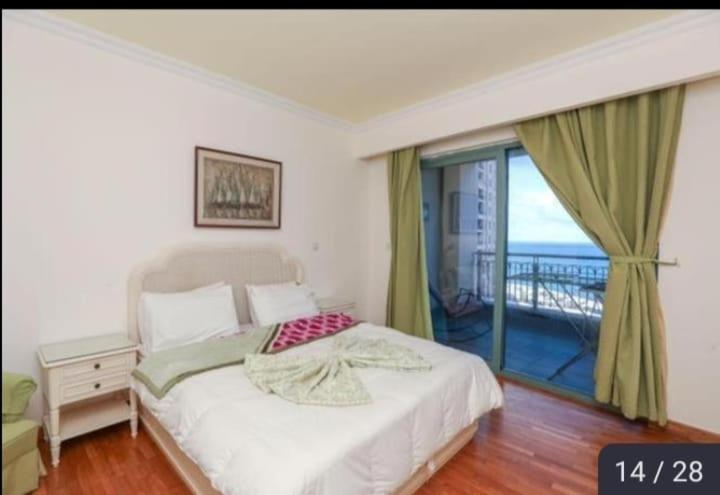 Postel nebo postele na pokoji v ubytování Sanstefano luxury appartment