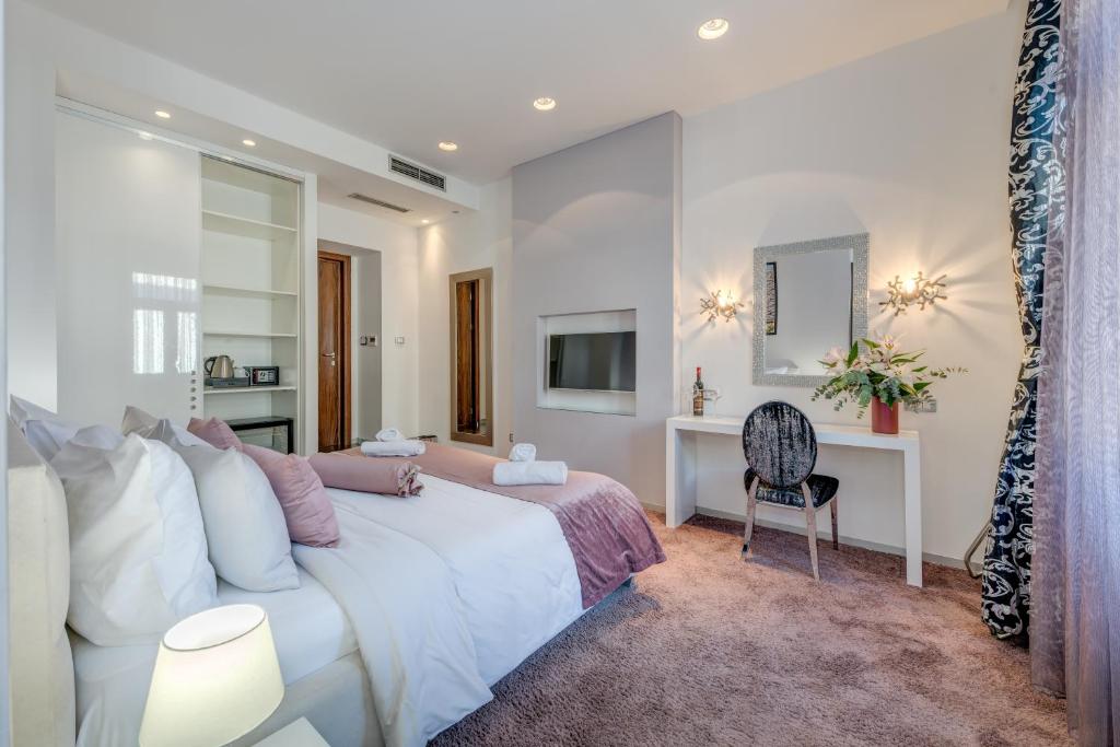 Starlight Luxury Rooms - 2