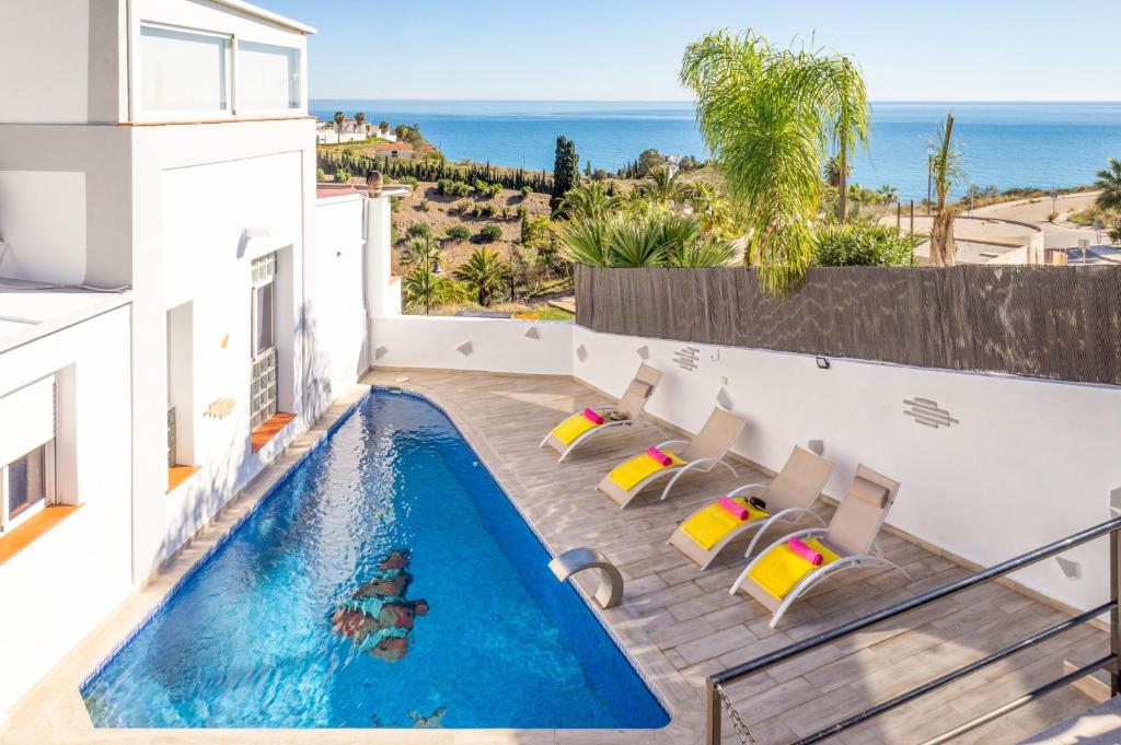 Villa con piscina y océano en Villa Marrakech con Pisicina privada y vistas al mar by At Home Costa del Sol, en Torrox Costa