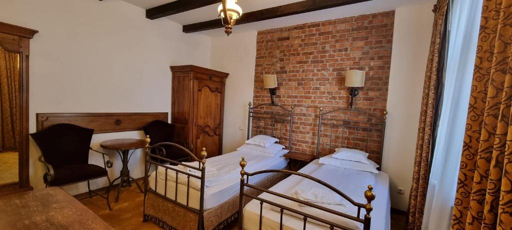 Topaz Boutique - Twin Room