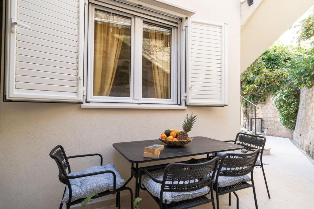 Balkón nebo terasa v ubytování Apartments Alex