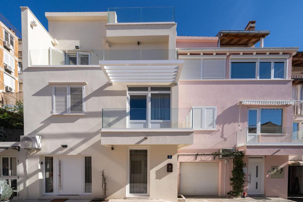 Budova, kde se apartmán nachází