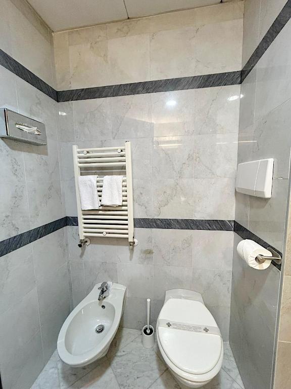 Łazienka w obiekcie iH Hotels Milano Blu Visconti