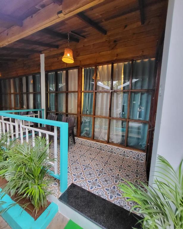 Balkón nebo terasa v ubytování Sand Tent Beach House PALOLEM