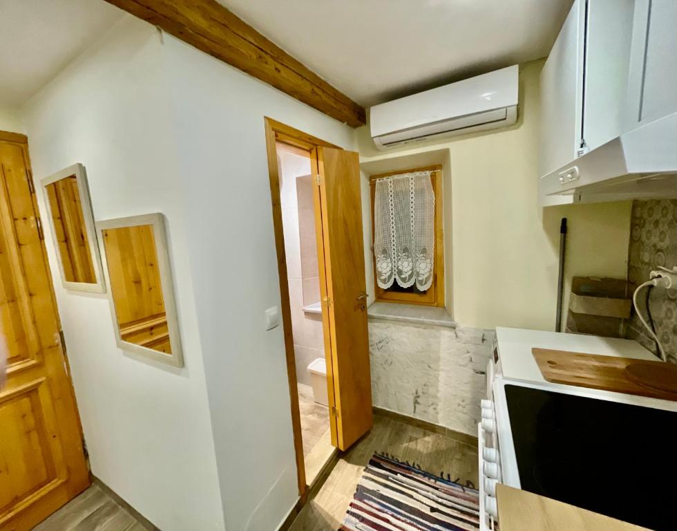 A kitchen or kitchenette at Corfu Old Town’s Cutiest Place
