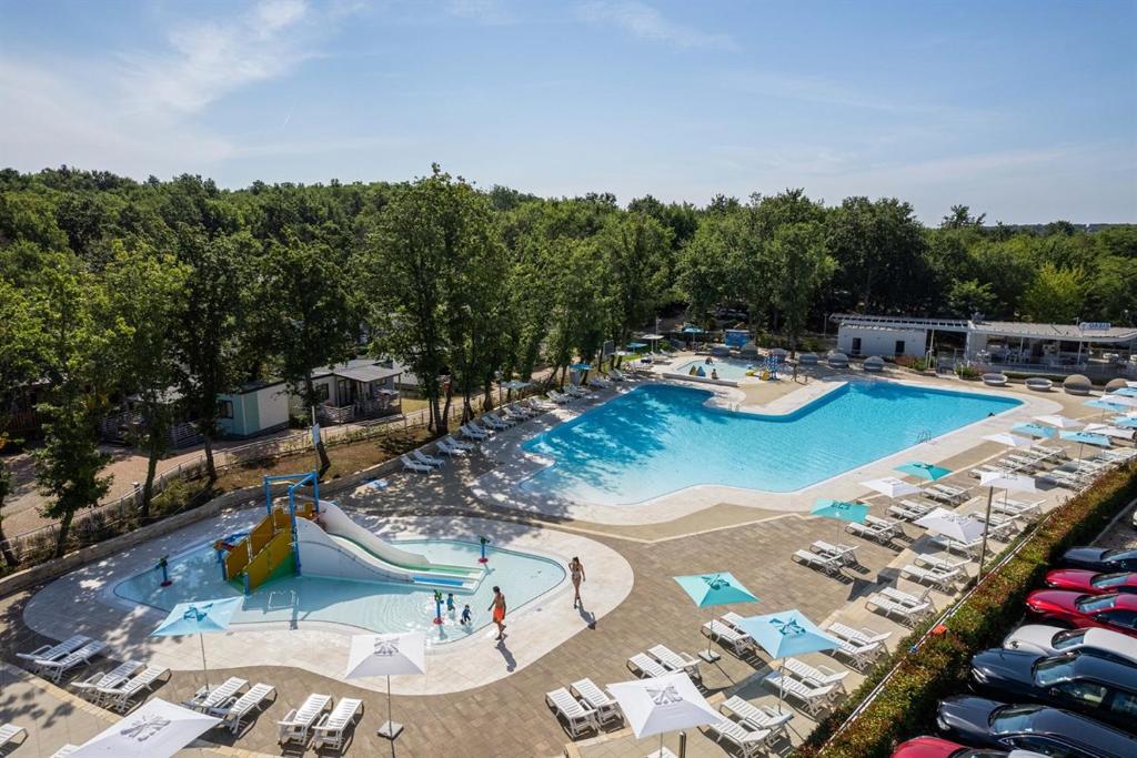 Basen w obiekcie SUNNY Mobile Homes Bijela Uvala lub w pobliżu