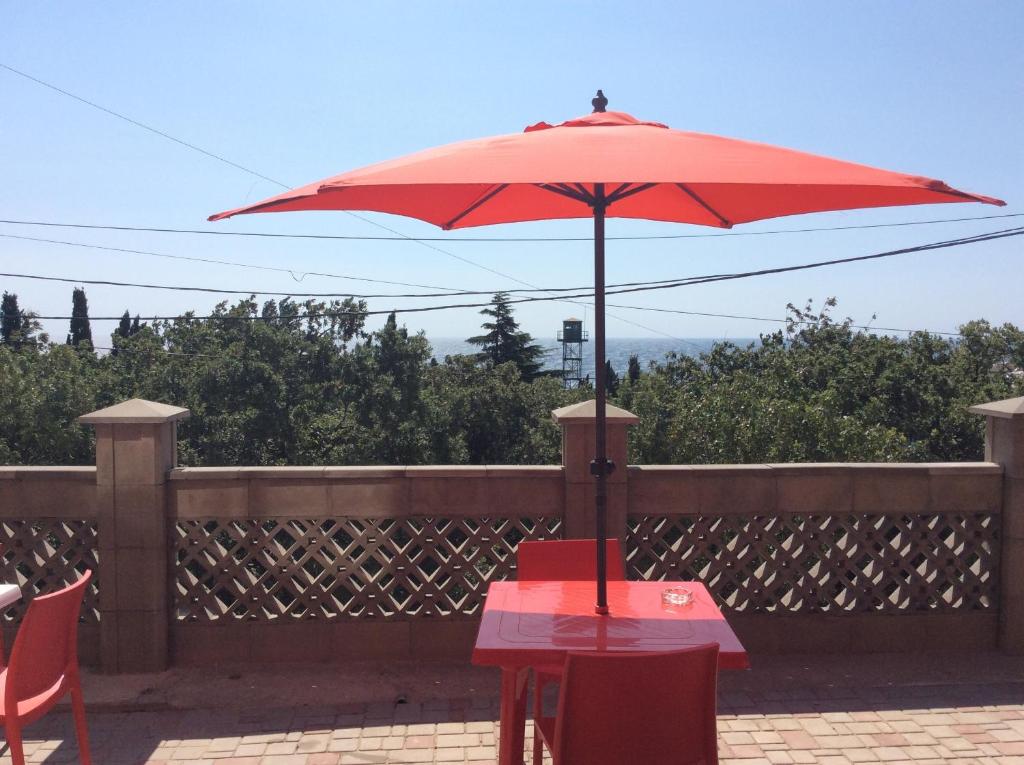 Red Roof Guest House, Alupka, Crimea