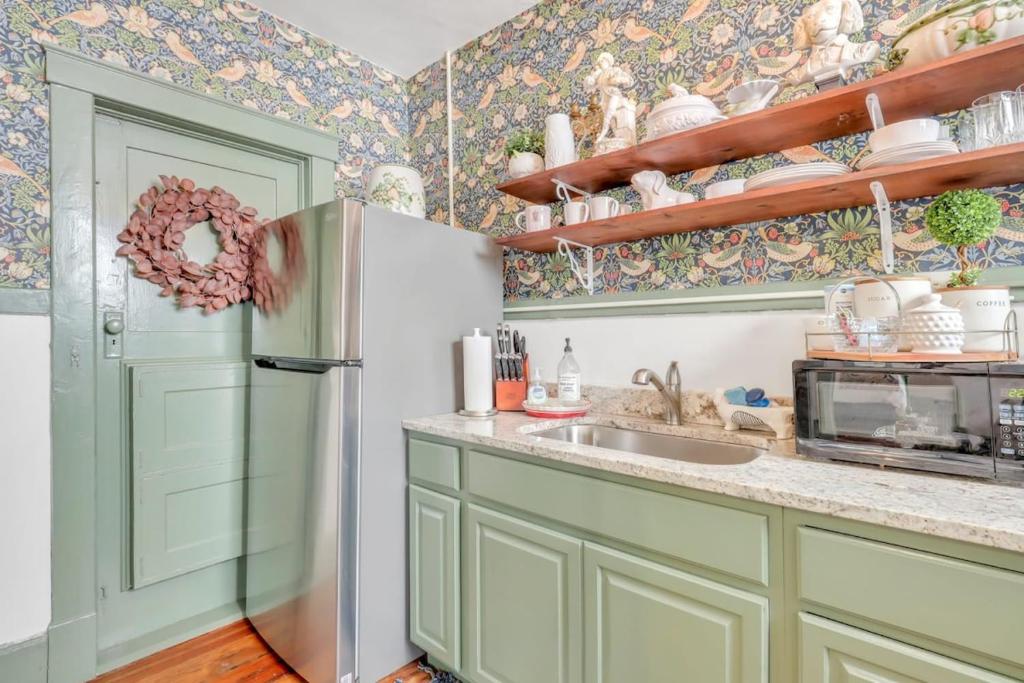 The Graham on Oglethorpe Square - Housity