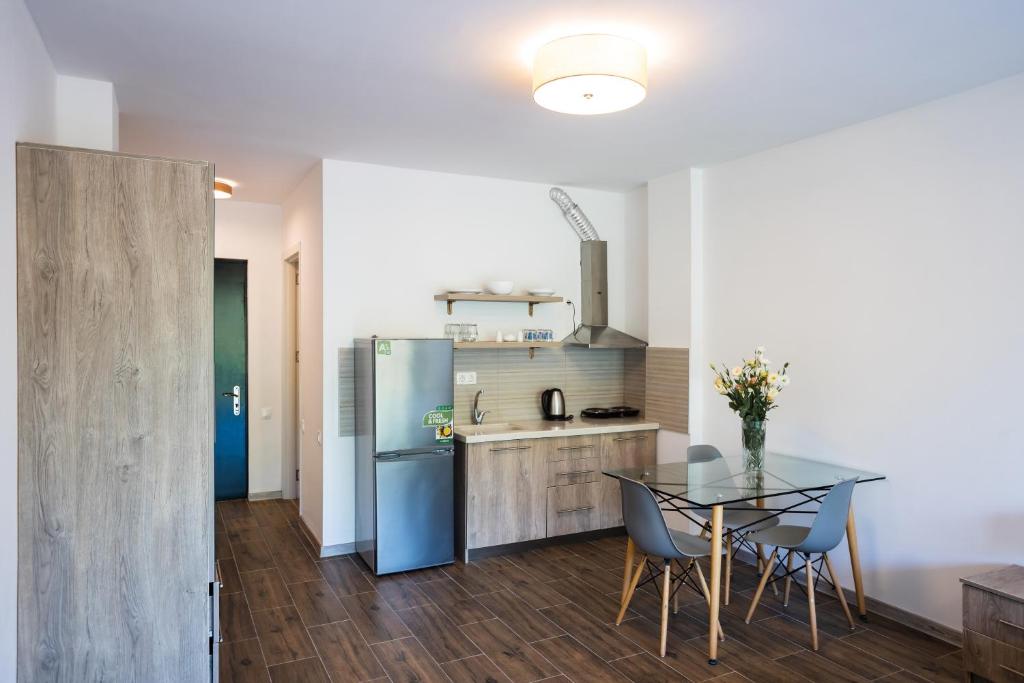 Kuchyň nebo kuchyňský kout v ubytování Hotel Bratislava