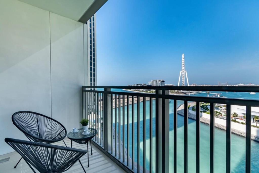 Балкон або тераса в Silkhaus modern 2BDR with Beach and Dubai Eye views