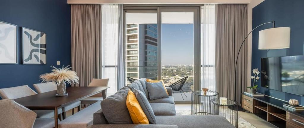 Silkhaus design 1BDR in central Downtown with balcony