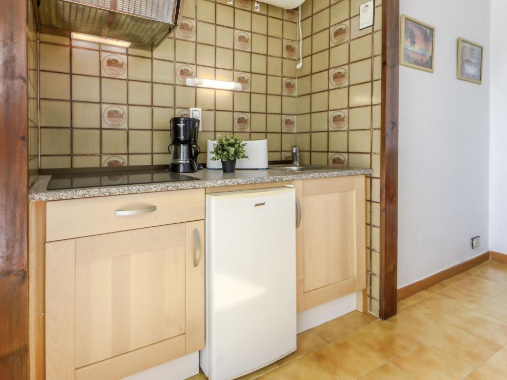 Kuchyňa alebo kuchynka v ubytovaní Apartment Ahinoa by Interhome