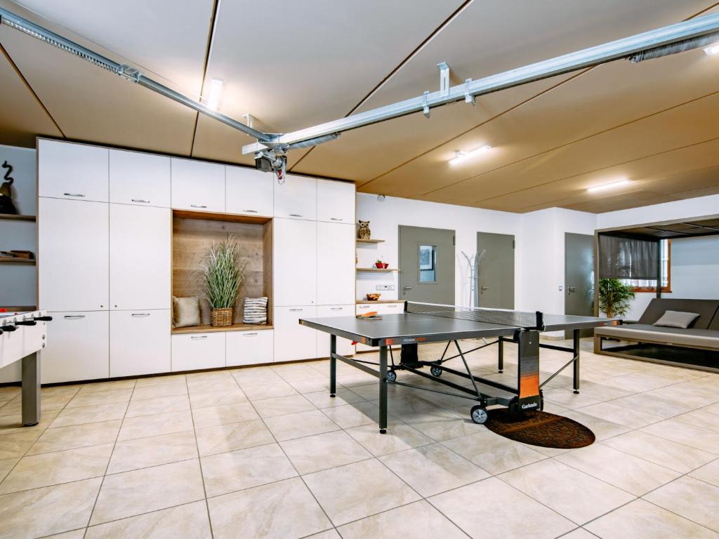 Stolní tenis v ubytování Apartment Spieglhof-1 by Interhome nebo okolí