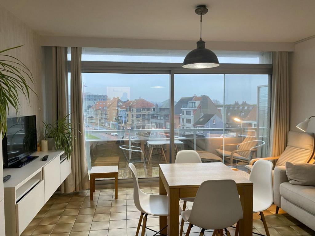 TV a/nebo společenská místnost v ubytování Studio Ochtendstemming by Interhome