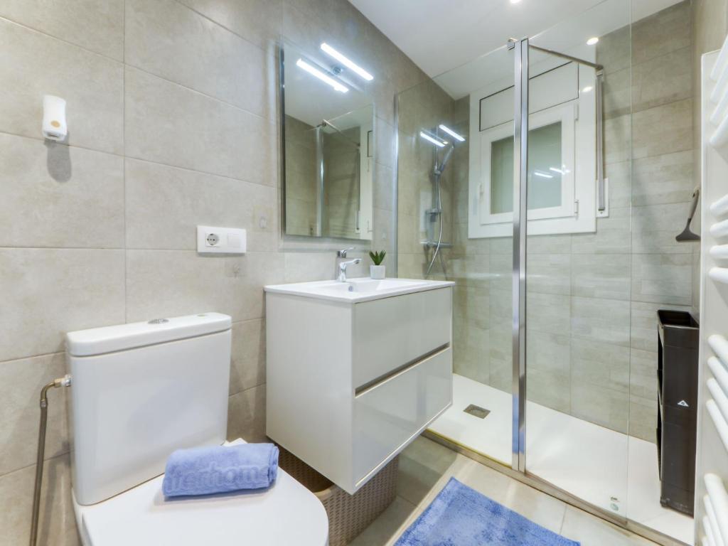 A bathroom at Apartment Las Palmeras by Interhome
