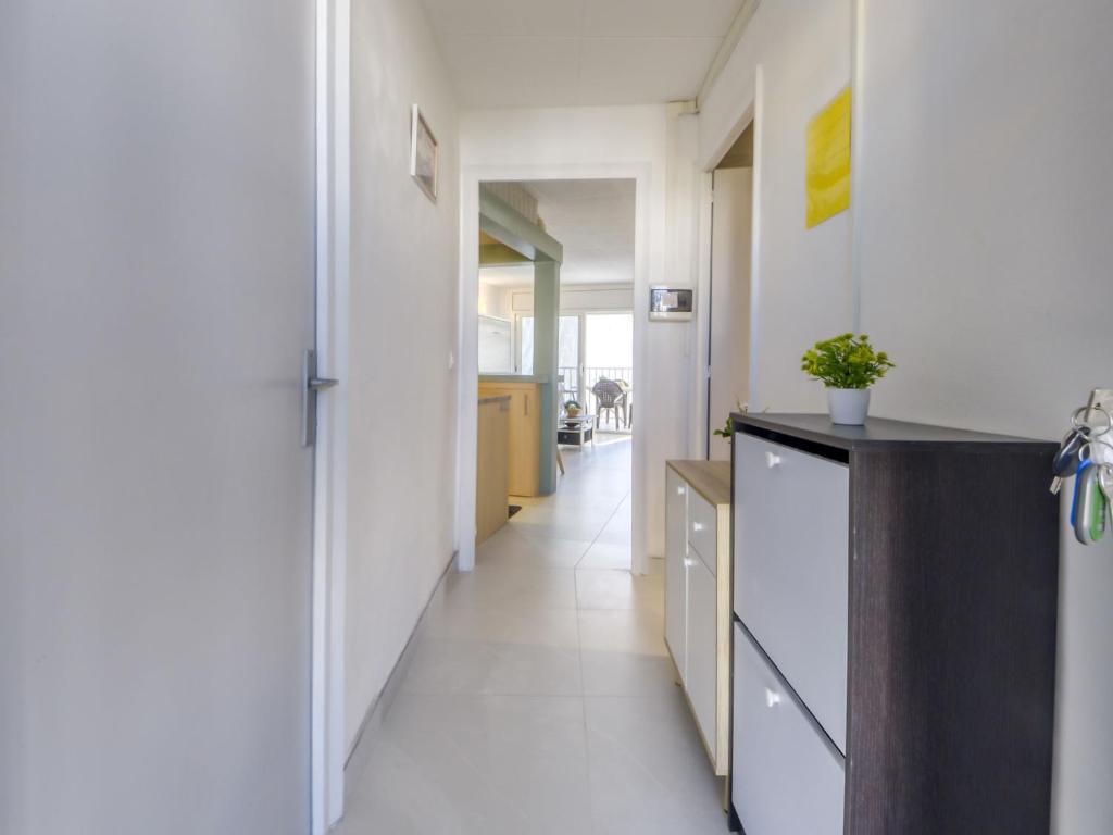 A kitchen or kitchenette at Apartment Las Palmeras by Interhome