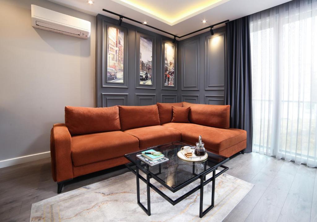 A seating area at Ataşehir The Place Suites