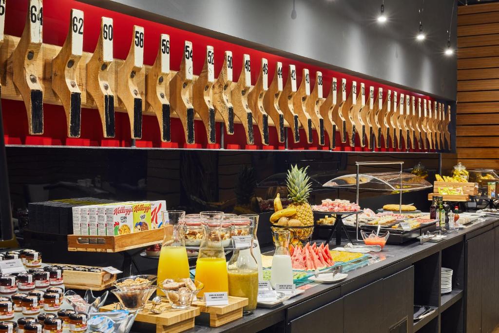 Comida en o cerca de este hotel