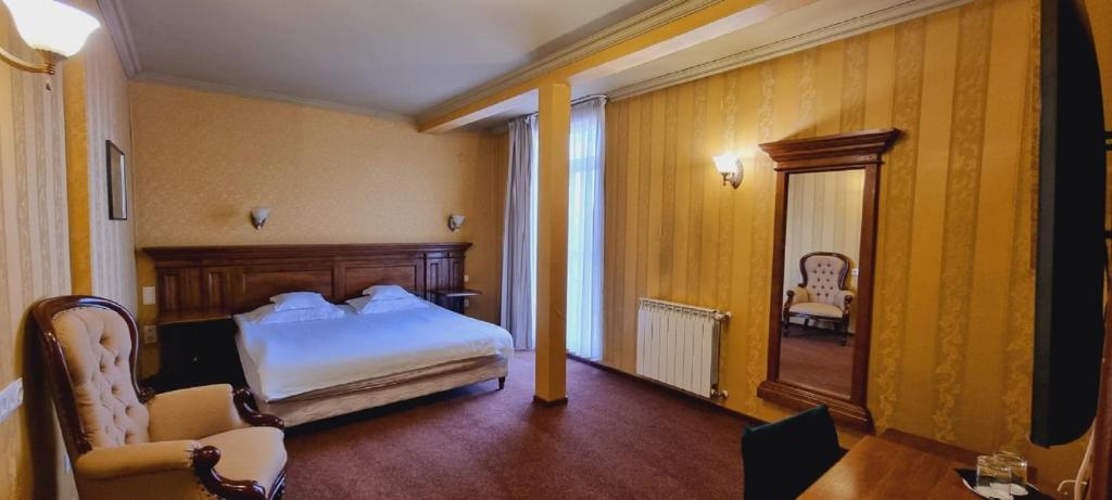 Topaz Boutique - Resim 28