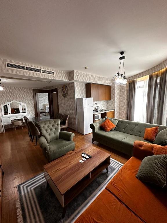 Posezení v ubytování SABİHA GOKCEN İSTANBUL HOUSES Hotel
