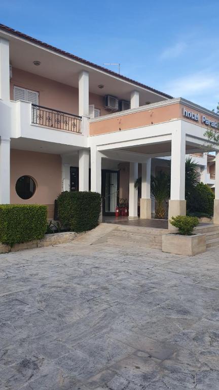 Budova, kde se hotel nachází