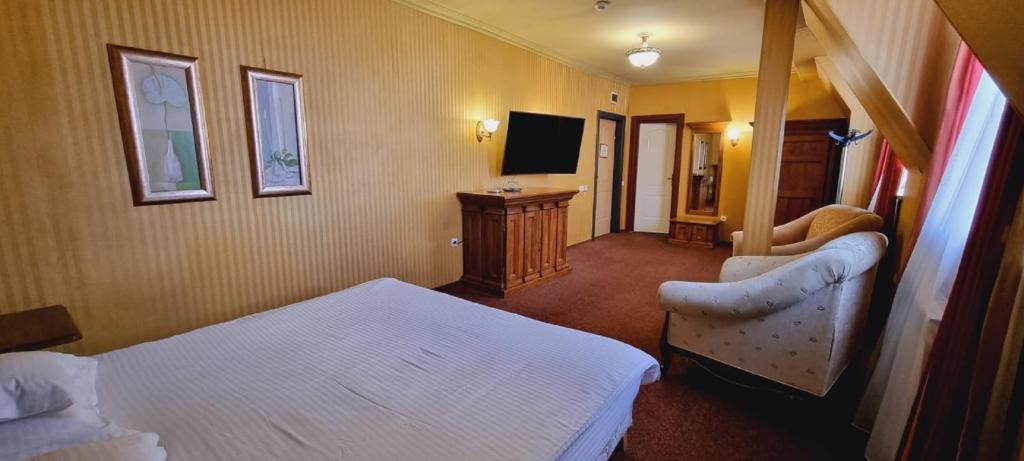 Topaz Boutique - Resim 19