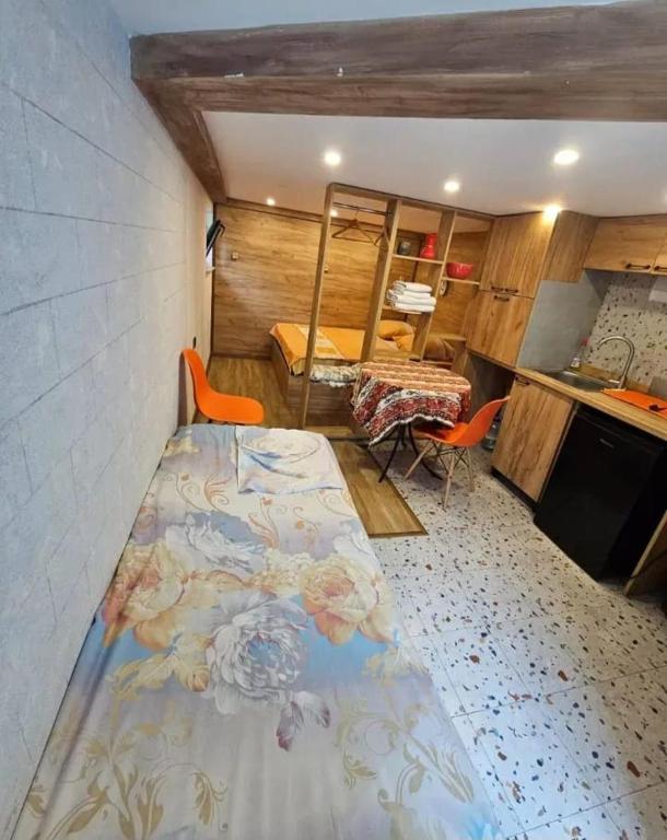 Kuchyň nebo kuchyňský kout v ubytování Family Mini-Hotel Martirosyan's and tours