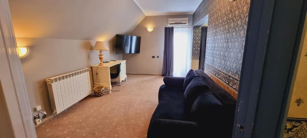 Topaz Boutique - Resim 35