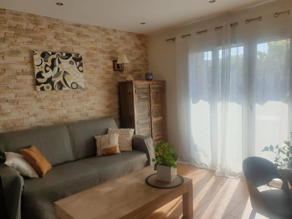 Photo de la galerie de l'établissement LE LUTETIA, à Cannes