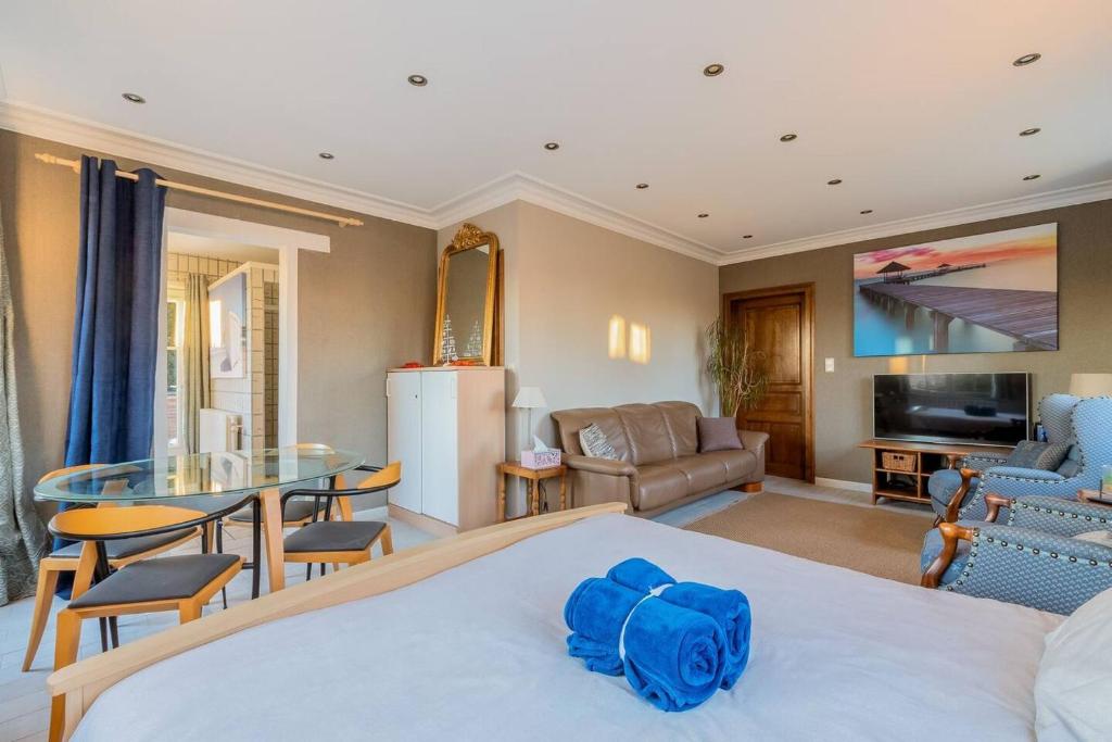 Posezení v ubytování Cosy studio close to Brussels South Charleroi Airport