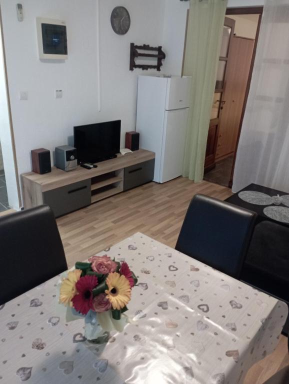 Foto Kotoris asuva majutusasutuse Apartments Villa Marta - Begovic galeriist