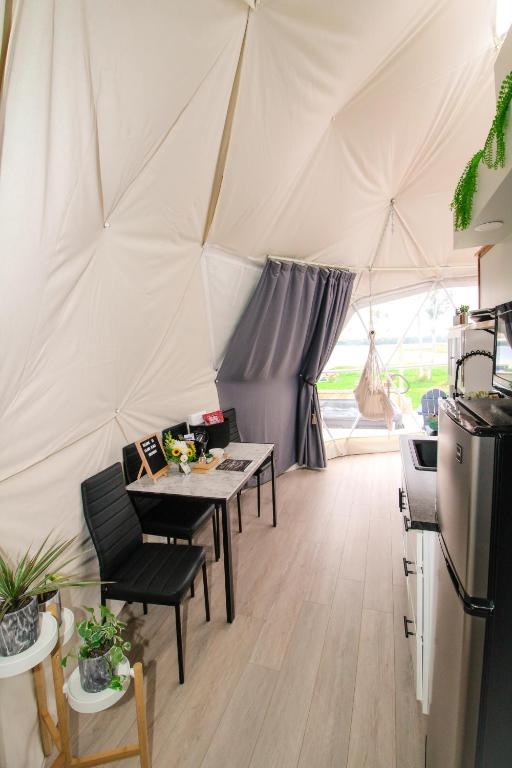 Kuchyň nebo kuchyňský kout v ubytování Island Beach Hideaways