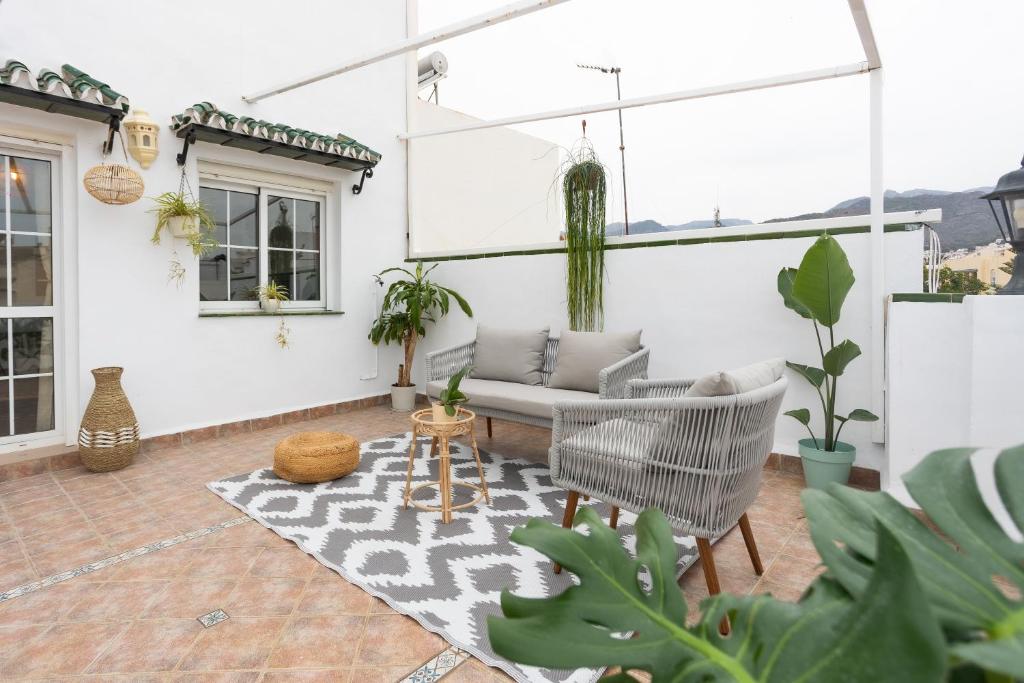Posezení v ubytování Naim Guest House Nerja
