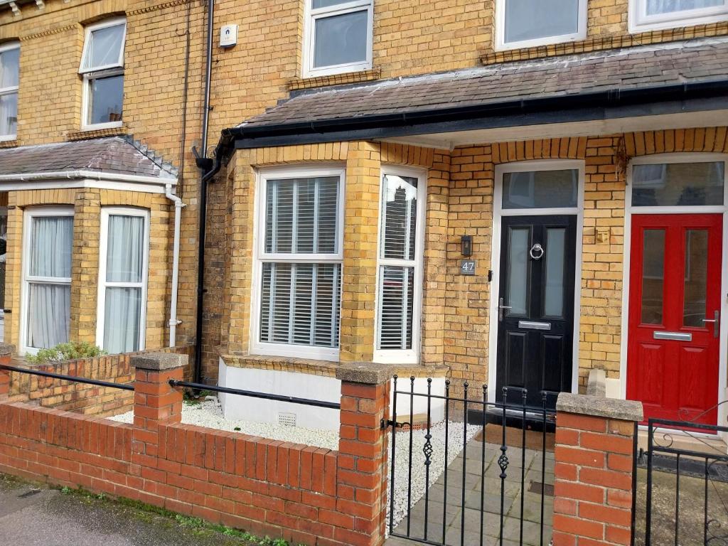 47 Elmville Avenue, Scarborough (updated prices 2024)