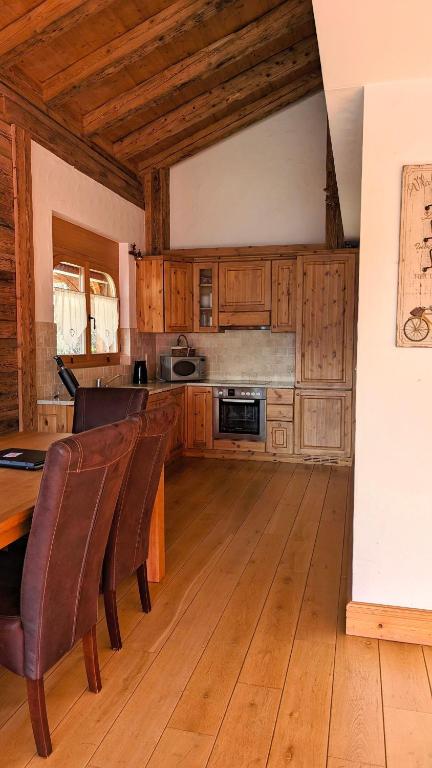 Kuchyň nebo kuchyňský kout v ubytování Ovronnaz Oasis