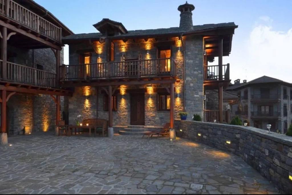 Romantic retreat with jacuzzi in Boltana - Housity