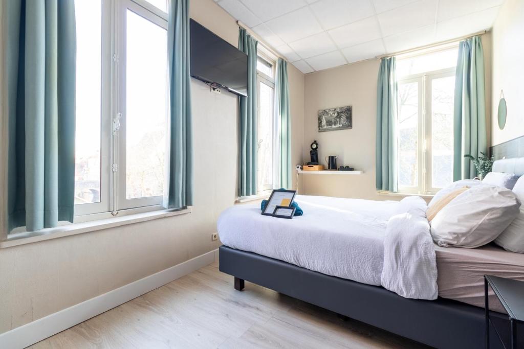 Hotel Entree - Canal View Bruges - Resim 28