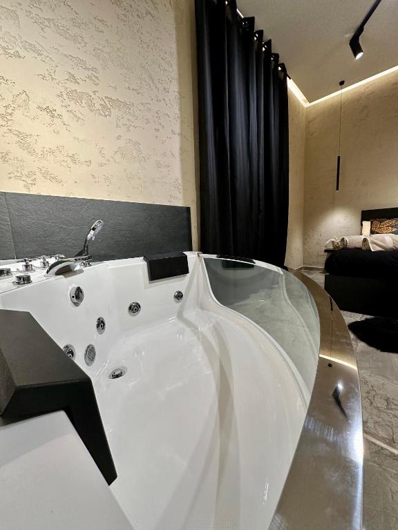 Bagno di Falco Boutique Home with Jacuzzi