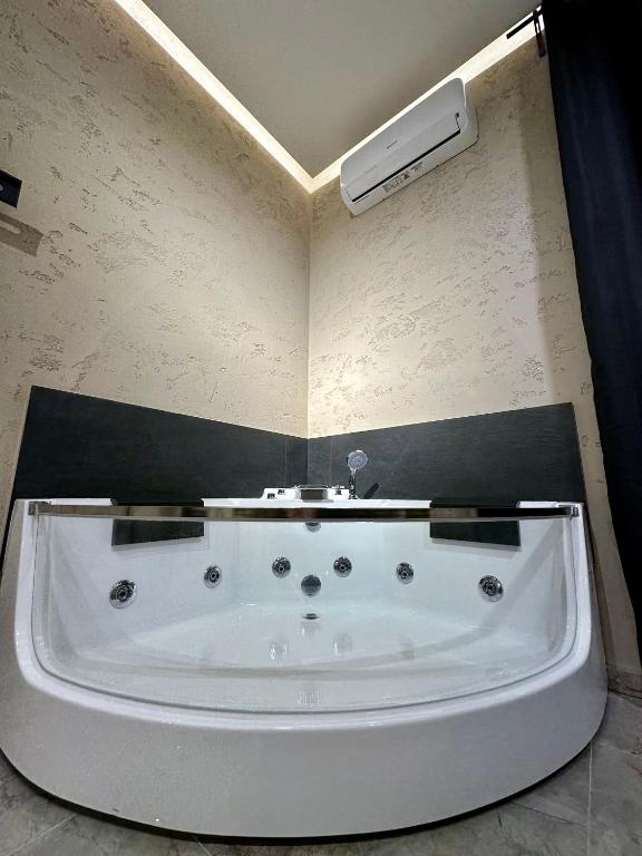 Foto dalla galleria di Falco Boutique Home with Jacuzzi a Napoli