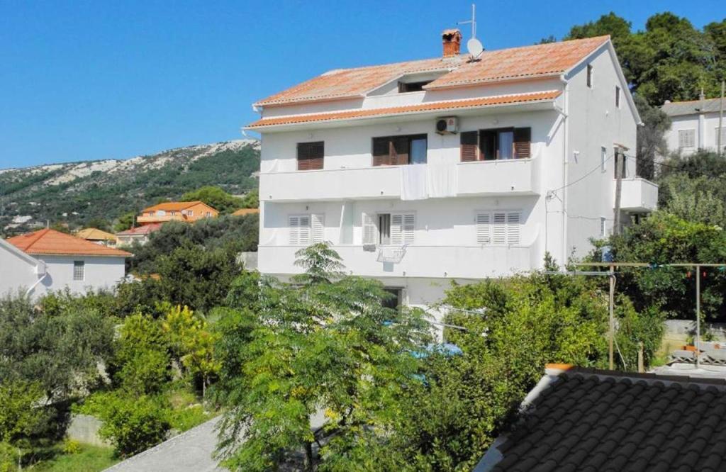 Apartments with parking space Banjol, Rab - 22422