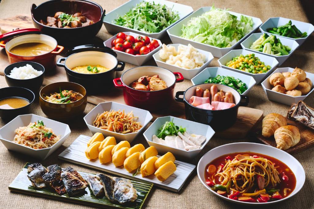 ホテルの敷地内または近くでの食事または食べ物