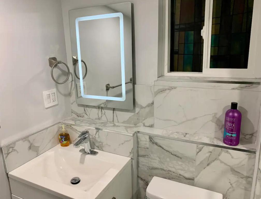 Resort style home living - Deluxe Queen Suite