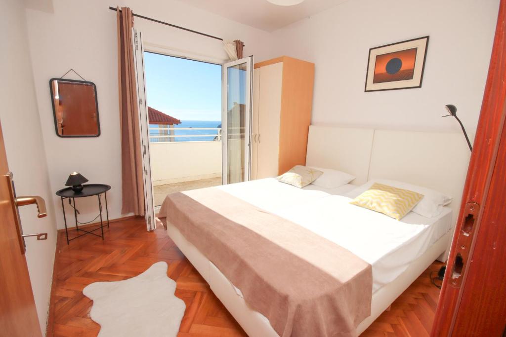 Apartments Mira - 10