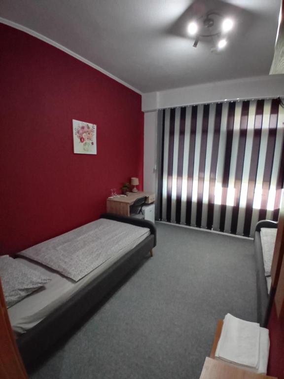 Pansion San - Twin Room With Garden View
