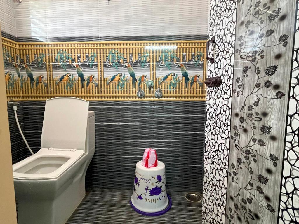 Koupelna v ubytování Sai Ayush Homestay