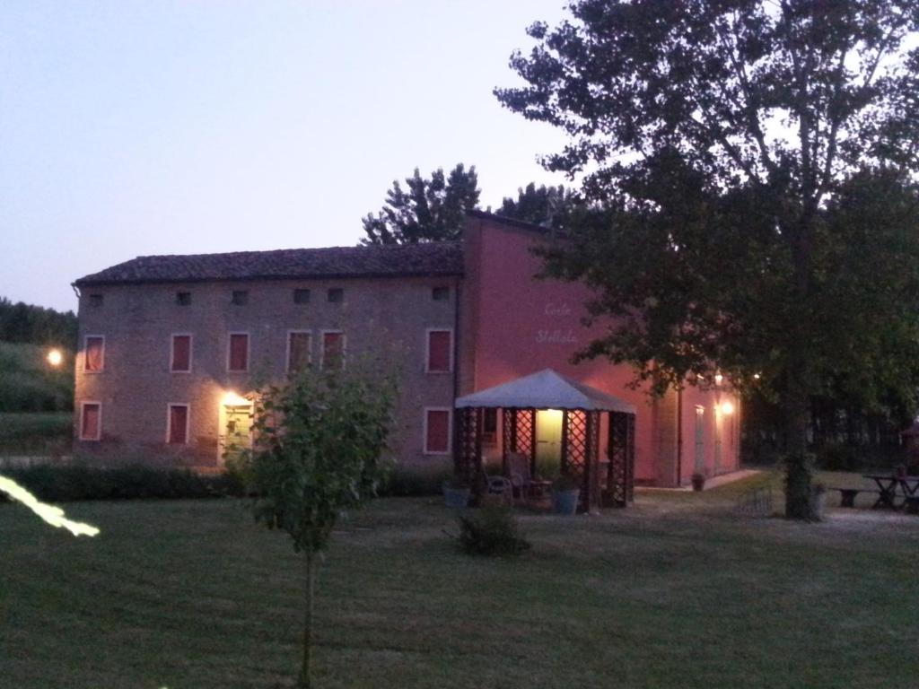 Budova, kde se the country house nachází