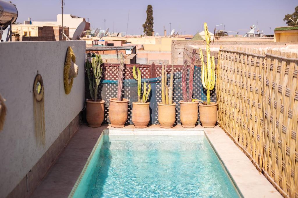 Swimmingpoolen hos eller tæt på Riad La Sarrazine: Modern Gem in the Kasbah